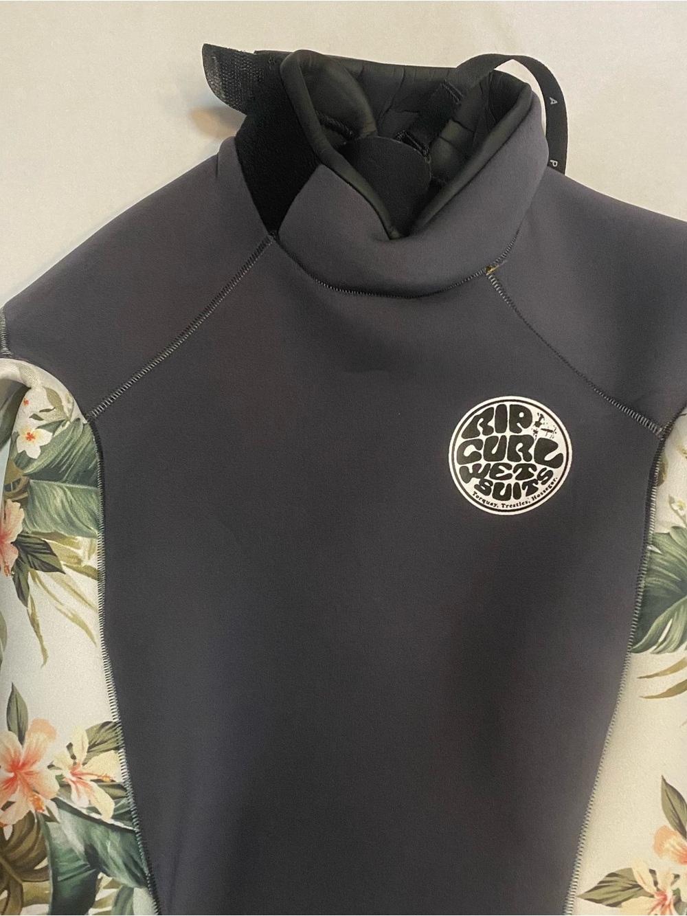 Rip Curl Women’s Floral Long-Sleeve Springsuit, Size 6, Gray/Tropical Panels - Picture 4 of 11